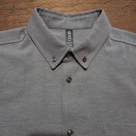 Vuori Bridge Short Sleeve Button Down Shirt Men’s Size Medium Gray - Picture 3 of 10